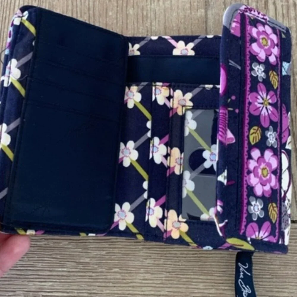 Vera Bradley Floral Nightingale Pattern Euro Wallet Trifold Wallet Designer NWOT - Picture 2 of 15